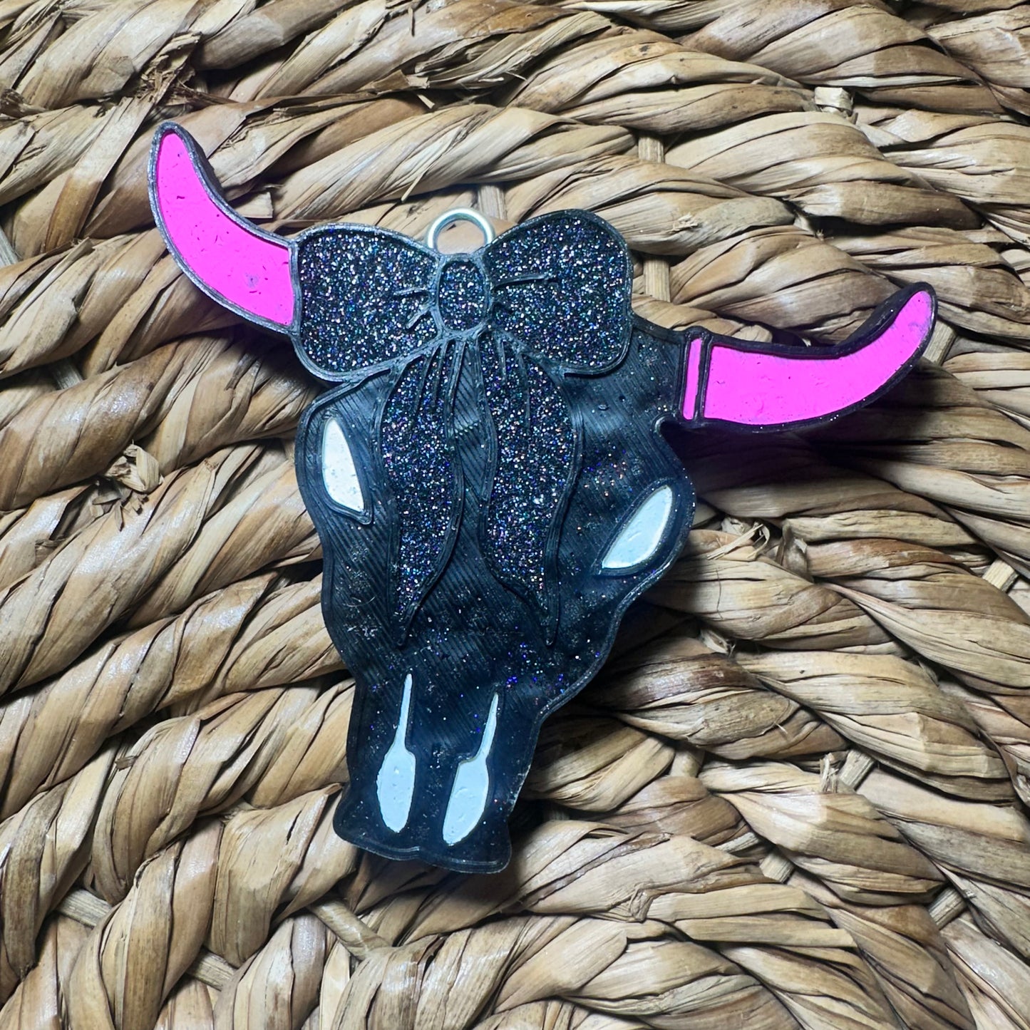 Bull with bow (Penthouse)RTS